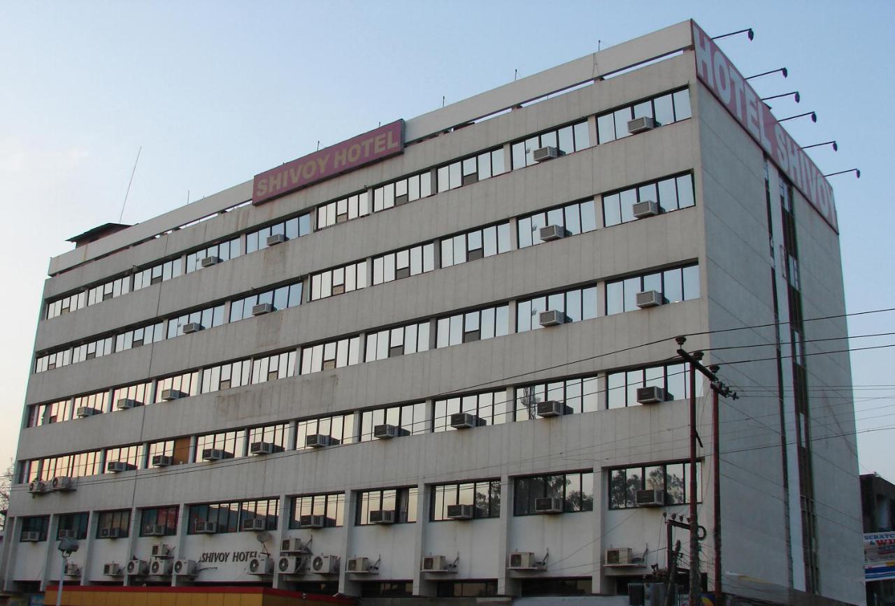 Shivoy Hotel Gorakhpur Buitenkant foto