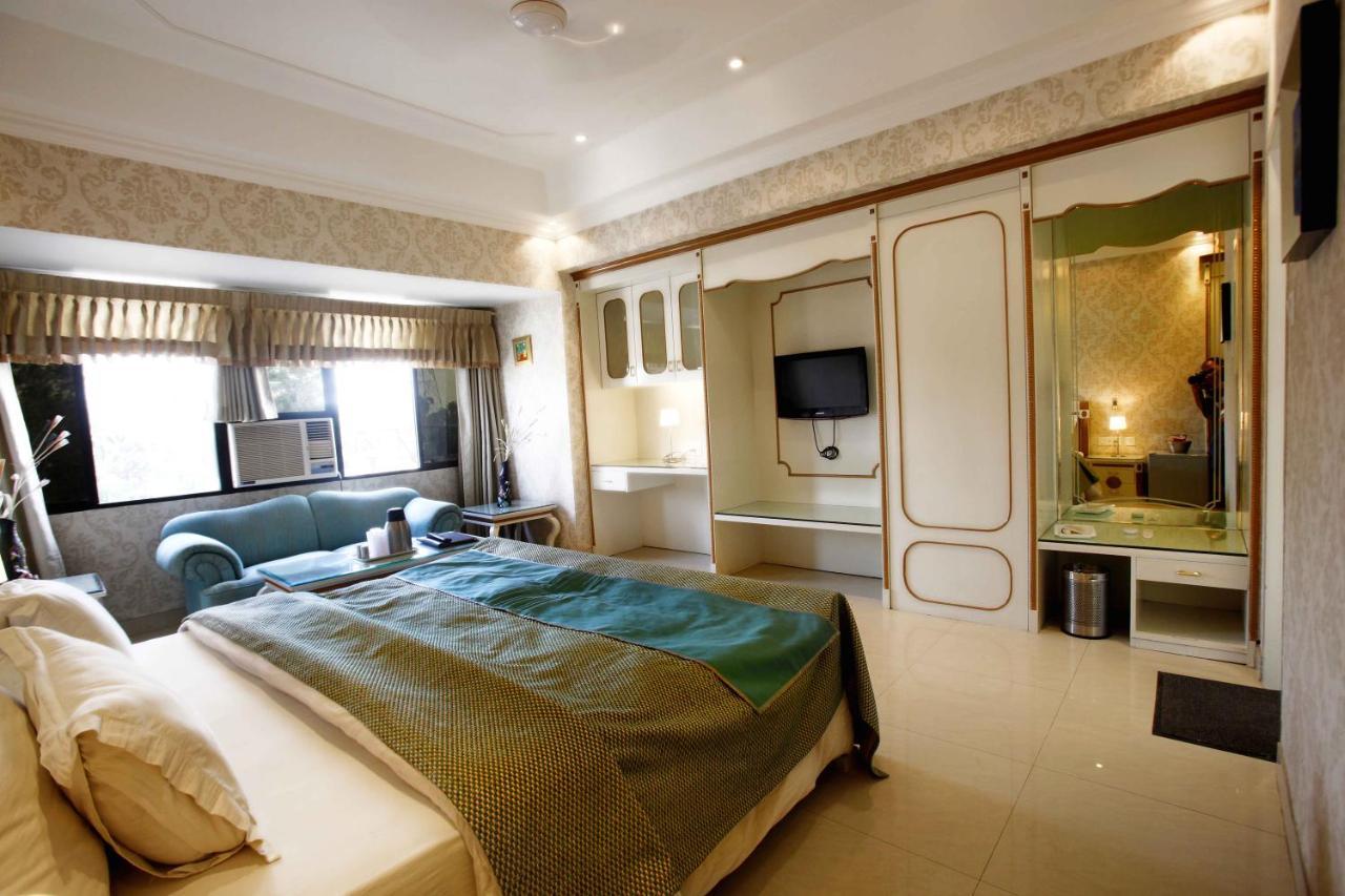 Shivoy Hotel Gorakhpur Buitenkant foto