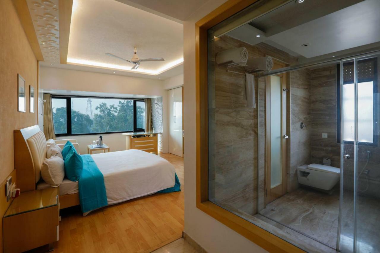 Shivoy Hotel Gorakhpur Buitenkant foto
